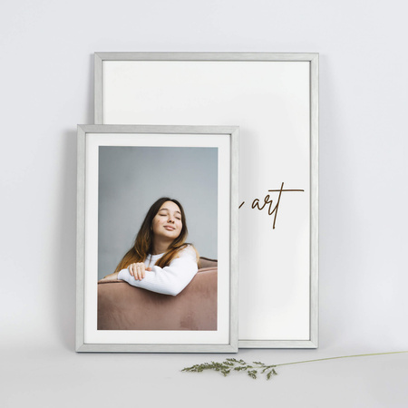 Srebrna ramka drewniana na zdjęcia PINIA S 30x40 cm