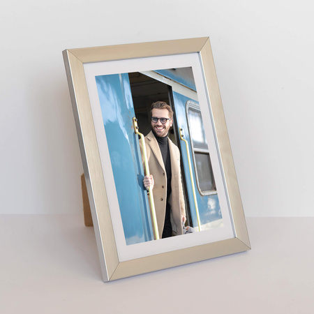 Pakiet 5 szt. srebrnych ramek z tworzywa FOR A4