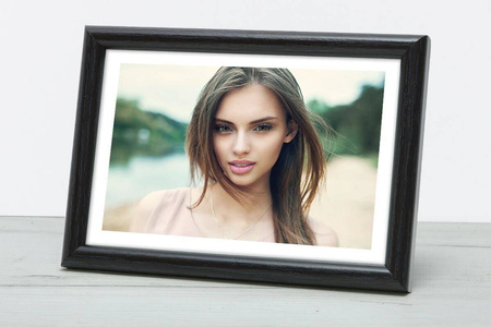 Ramka drewniana na zdjęcia DRWC F 22 40x50 cm