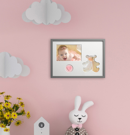 Ramka na zdjęcia do pokoju dziecięcego 21x30 cm szara z białym passe partout