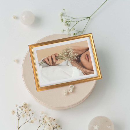 Złota ramka drewniana na zdjęcia DRWA FZ 10x15 cm