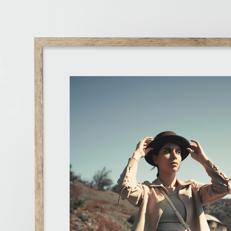 Ramka na zdjęcia drewniana FIT w kolorze jasnego drewna 50x70 cm