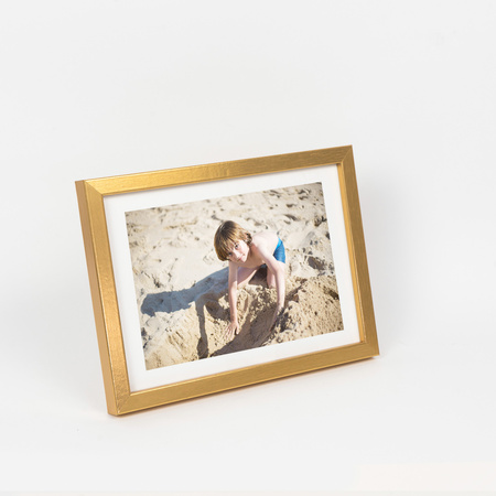 Złota ramka na zdjęcieKEA Z 15x21 cm