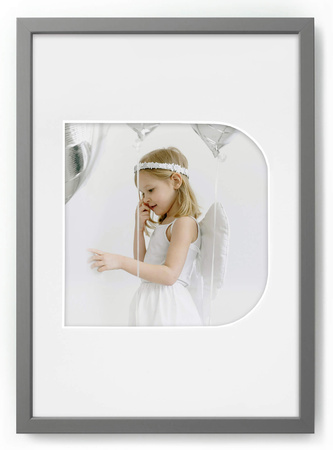 Ramka na zdjęcia LITERKA "D" 21x30 cm szara z białym z passe partout