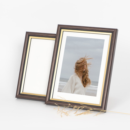 Brązowa ramka drewniana ze złotym paskiem DRI CL 4 13x18 cm