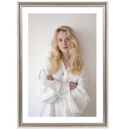 Srebrna ramka drewniana na zdjęcia DRWA FS 24x30 cm