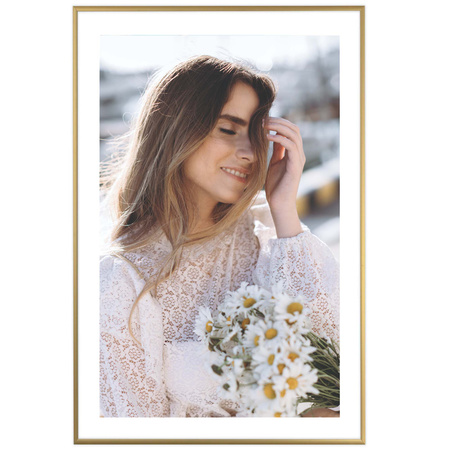 Złota ramka aluminiowa na zdjęcia Royall 62x93 cm