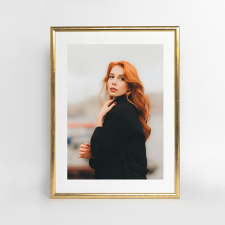 Złota ramka drewniana na zdjęcia EKO Z4 30x40 cm