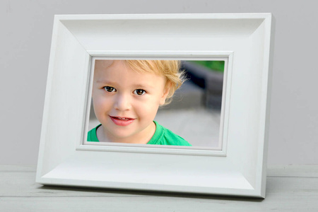 Ramka drewniana na zdjęcia DRZG D 1 10x15 cm