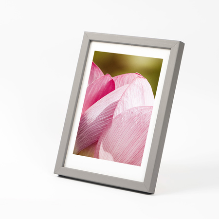 Szara ramka drewniana na zdjęcia PINIA 05 13x18 cm