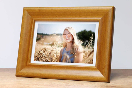 Ramka drewniana na zdjęcia DRL B 10 28x35 cm