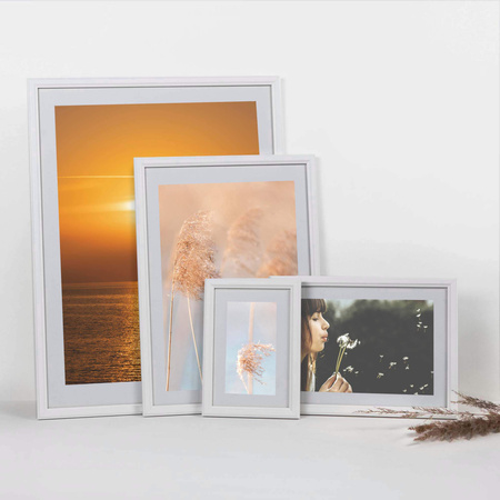 Biała ramka drewniana na zdjęcia DRWA 1 28x35 cm