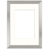 Srebrna ramka na zdjęcia HEN PASS S 21X29,7 cm z passe partout (15x21 cm)