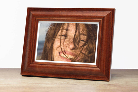 Ramka drewniana na zdjęcia DRL N 3 15x21 cm