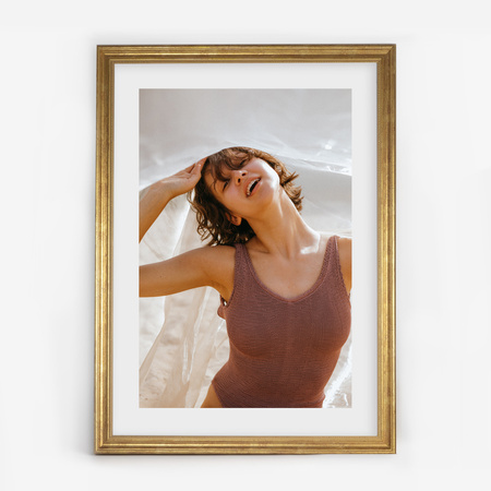 Ramka drewniana złota na zdjęcia DRZG M Z 50x70 cm