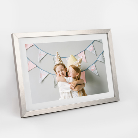 Srebrna ramka na zdjęcia KEA S 21x30 cm