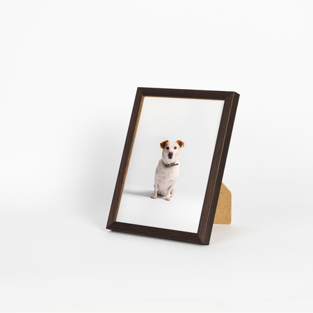 Ciemnobrązowa ramka drewniana na zdjęcia PINIA 4 13x18 cm