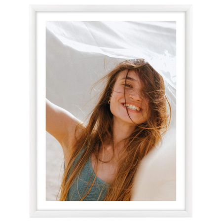 Biała ramka drewniana na zdjęcia EKO 1 40x50 cm