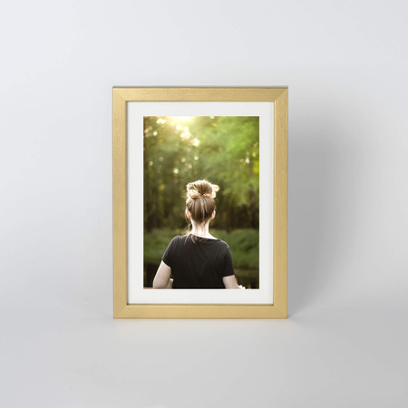 Złota ramka drewniana na zdjęcia PINIA Z 13x18 cm