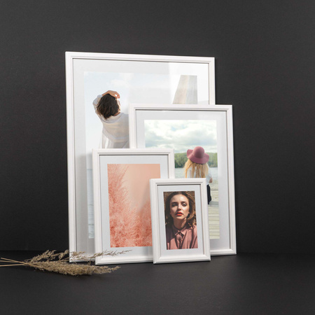 Biała ramka drewniana na zdjęcia DRWA 1 28x35 cm