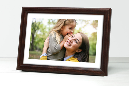 Ciemnobrązowa ramka drewniana DRWA 44 18x24 cm