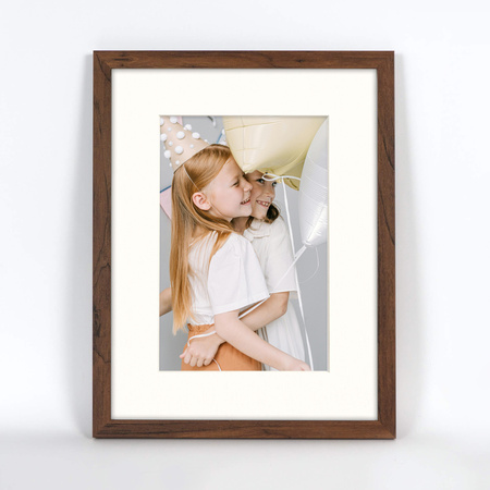 Brązowa ramka na zdjęcia HEN PASS 4 30x40 cm z passe partout (21x30 cm)