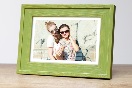 Ramka drewniana na zdjęcia DRL M 14S 25x38 cm