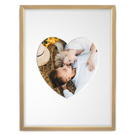 Ramka SERCE 30x40 cm w kolorze jasnego drewna z białym passe partout