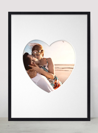Ramka SERCE 30x40 cm w kolorze czarnym z białym passe partout
