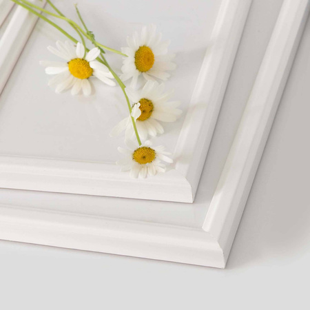 Biała ramka drewniana na zdjęcia DRWA 1 25x38 cm