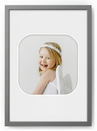 Ramka na zdjęcia LITERKA "O" 21x30 cm szara z białym z passe partout